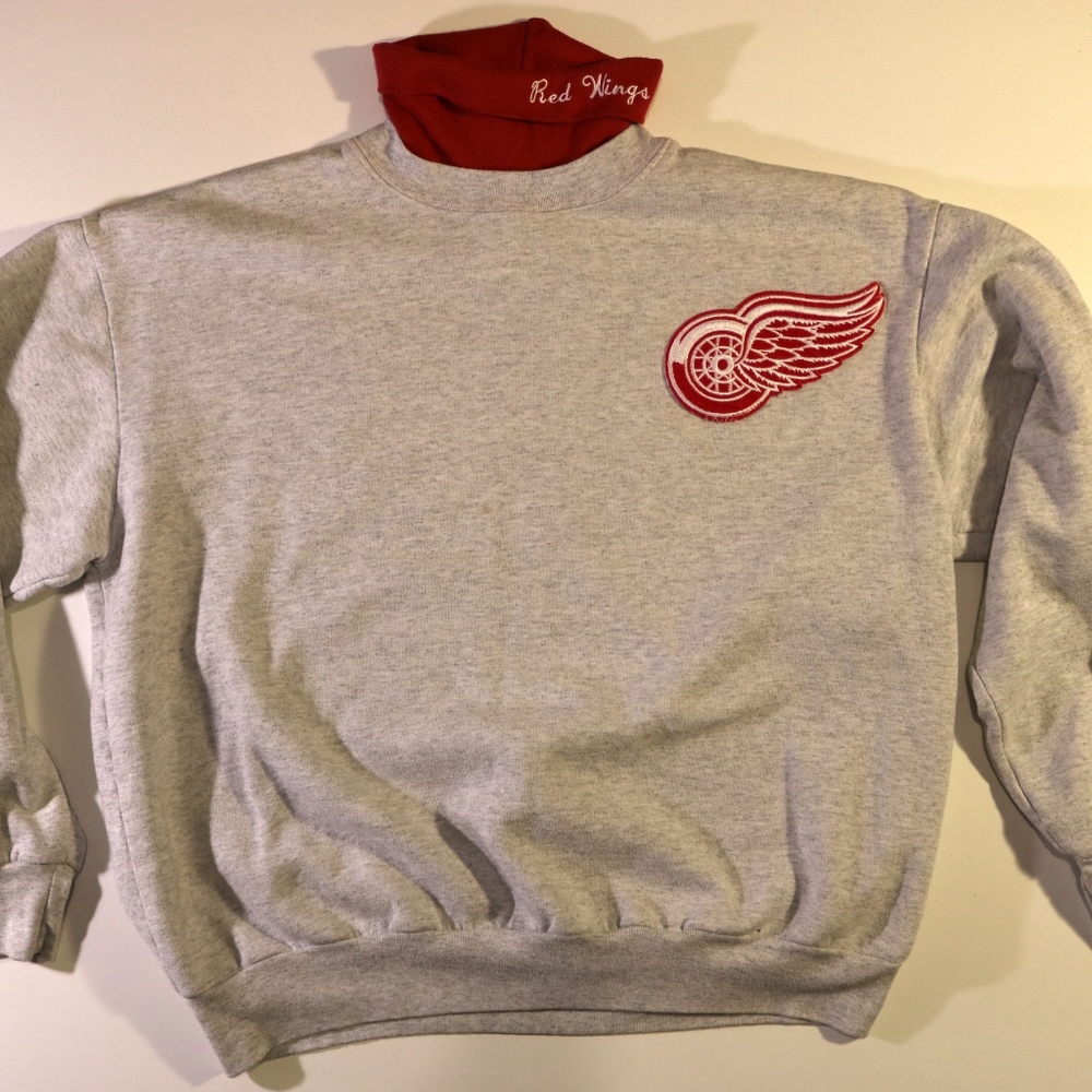 Red Wings Nike Turtle Neck